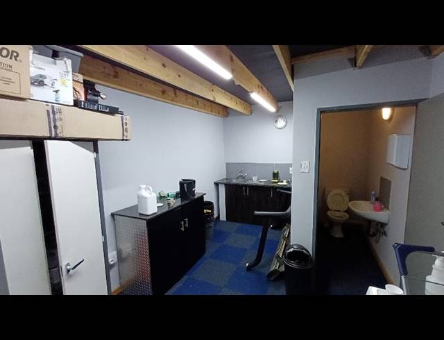 INDUSTRIAL PROPERTY TO RENT IN LYTTELTON MANOR